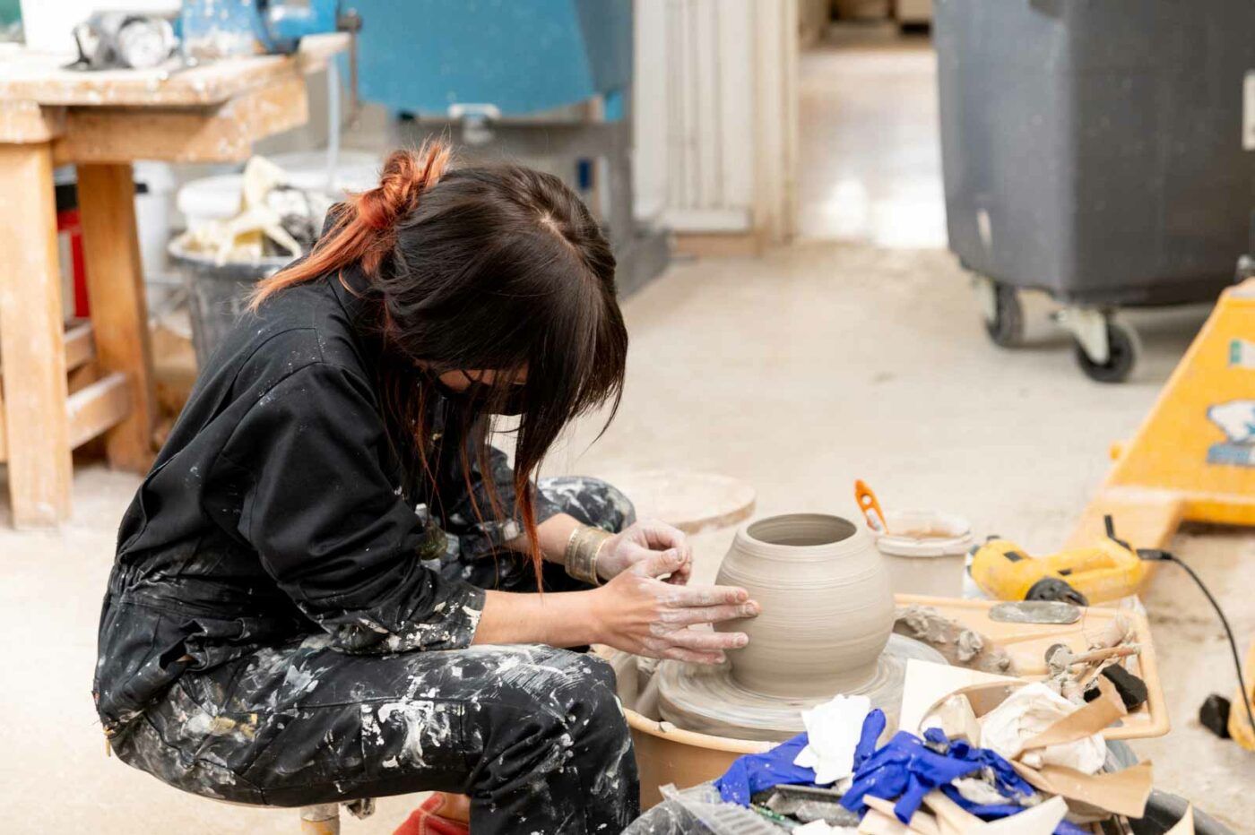 Atelier céramique - ÉSAD cathédrale - reportage école Anne Lemaître